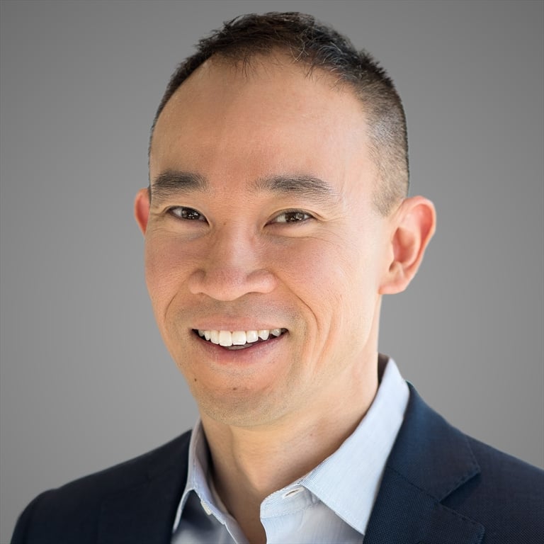 headshot of Dennis Yang